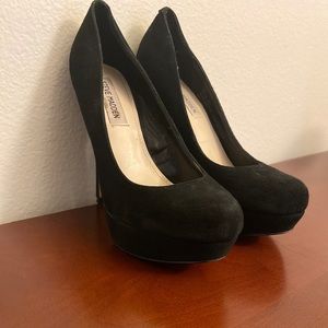 Steve Madden Black Platform Heels size 8.5